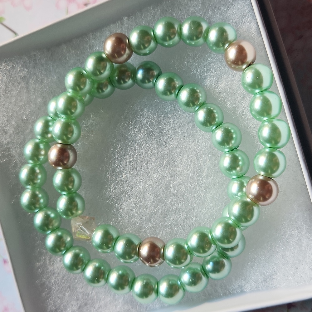 Handmade Bracelet & Earring Set - 18k Gold Plated and Glass Beads - Picture 3 of 3